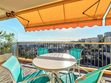 2-bed flat, terrace, sea view, garage, pool, tennis court, Fabron area in Nice