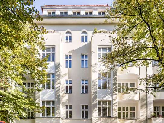 Großzügige Eigentumswohnung im historischen Altbau mit Balkon