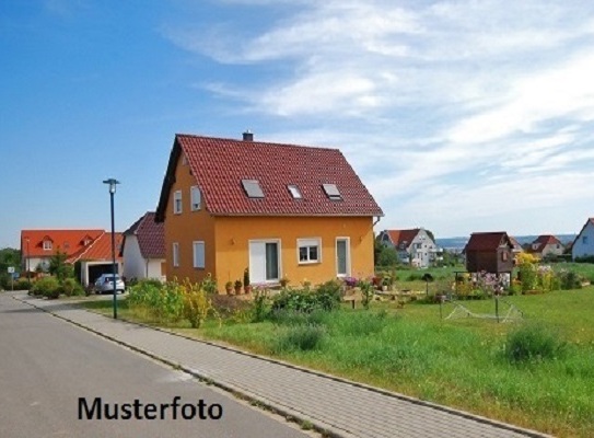 Einfamilienhaus mit Garage - provisionsfrei