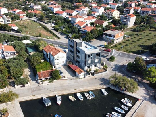 ZADAR, SUKOŠAN, Apartment mit 2 Schlafzimmern und Badezimmern in einem herrlichen Neubau mit Meerblick