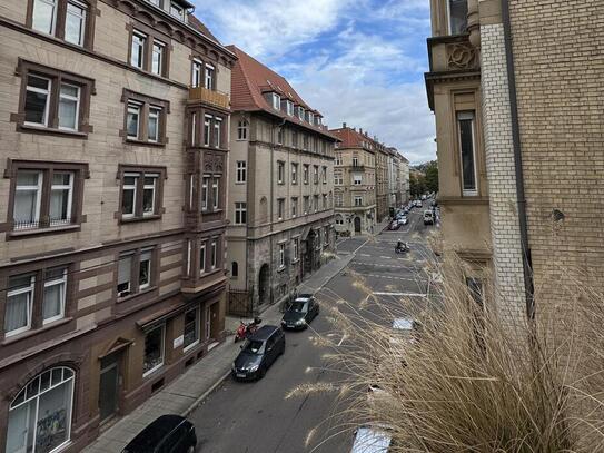 Gepflegtes Mehrfamilienhaus mit neun Wohneinheiten im gefragten Heusteigviertel