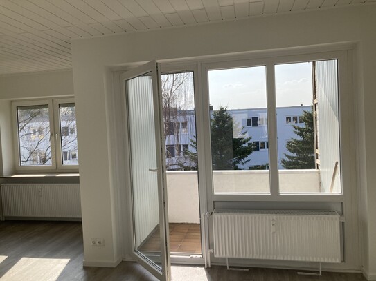 3 Zimmer-Wohnung mit Abendsonne auf dem Balkon