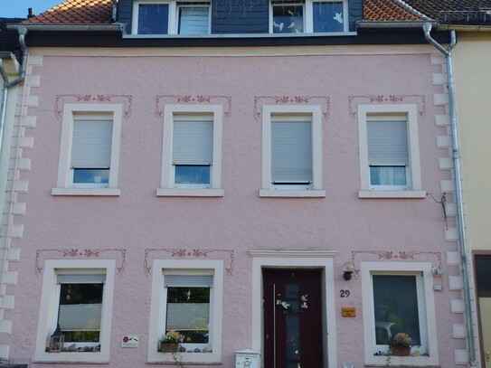 Reihenhaus in zentraler verkehrsberuhigten Lage mit Garten