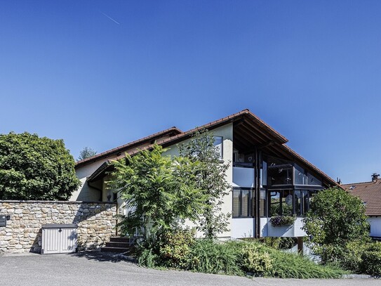 Solides Architektenhaus (3 Wohnungen) mit Garten in Rheinfelden-Herten