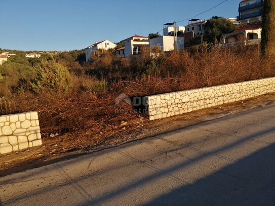 DIE INSEL PAG, NOVALJA - JAKIŠNICA – Baugrundstück in erster Reihe zum Meer