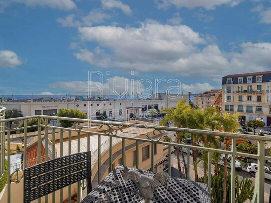 MENTON: Luxurious 3-bedroom apartment, sea view, 100 m from the beach
