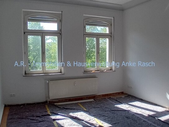 neuwertige 4-Zimmer-Wohnung mit Balkon im Altbau, zentrumsnah