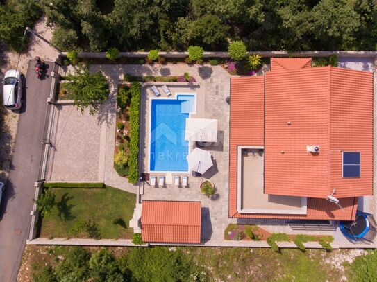 INSEL KRK, Inselinneres - Rustikale Villa mit Pool