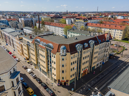 Zentrales Wohn- u. Geschäftshaus in Magdeburg Stadtfeld-Ost mit Fahrstuhl, Tiefgarage + Stellplätzen im Hof