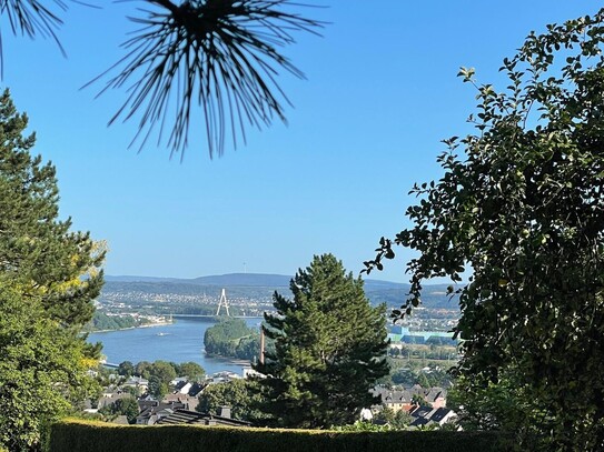 Haus mit parkähnlicher Gartenanlage und traumhaftem Fernblick in Neuwied-Feldkirchen