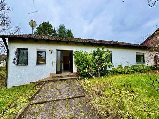 Freistehendes Einfamilienhaus mit parkähnlichem Garten in traumhafter Stadtrandlage