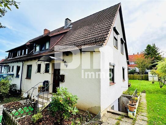 Schöne Doppelhaushälfte mit Gartenbereich, Terrasse und viel Platz für die Familie