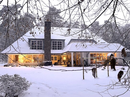 Eine Perle in der Nordheide. Kernsaniertes Landhaus für die große Familie in Bendestorf.