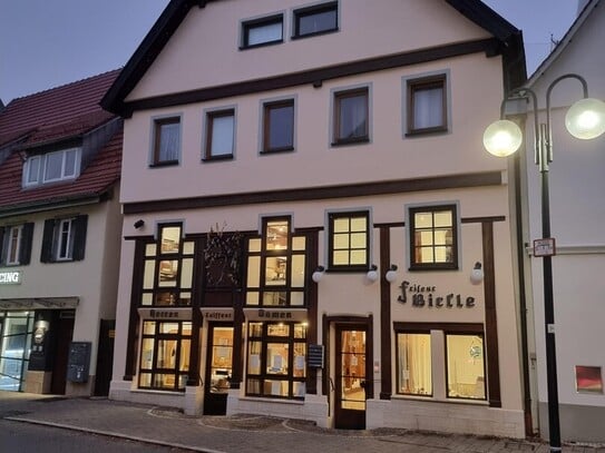 Exklusives Wohn- und Geschäftshaus in Münsingen – mit seit 50 Jahren etabliertem Friseursalon