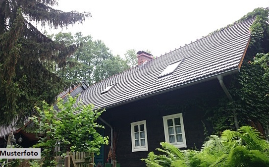 Kleines Wochenendhaus, Pool und Garage