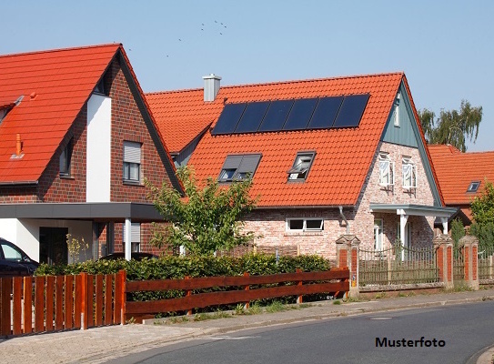 Barrierefrei zugängliche Doppelhaushälfte mit Carport