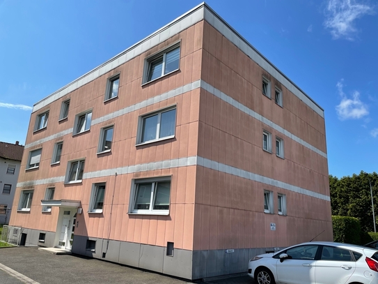 Helle 3-Zimmer-Wohnung mit Balkon und Garage in zentrumsnaher Lage in Tirschenreuth