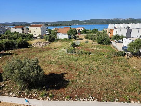 BIOGRAD, TURANJ - Grundstück mit Projektdokumentation für den Bau einer Villa