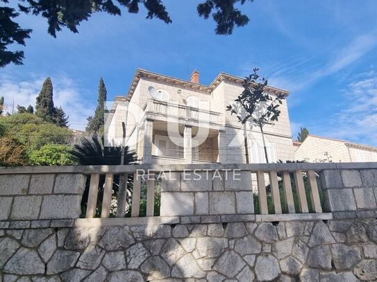 DUBROVNIK, LOPUD – Eine außergewöhnliche Etage einer Villa in Dubrovnik