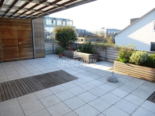 Düsseldorf-Lörick: Großzügiges Penthouse (5 Zimmer) mit Dachterrasse und Einbauküche!