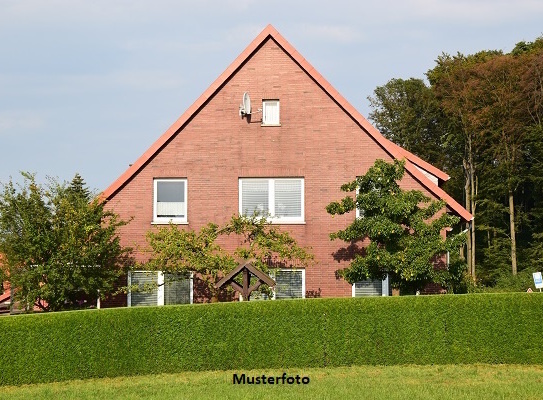 Einfamilienhaus mit Garage und Dachterrasse