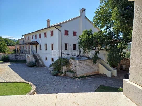 Zum Verkauf, Istrien, Višnjan, luxuriöses Anwesen, Swimmingpool, wunderschöner Garten