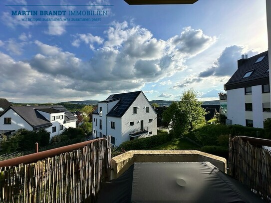 Traumhafte 3 Zimmer Wohnung mit offenem Kamin, Balkon und 
Garage traumhafter Wohnlage von Idstein