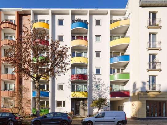 Sonnige, renovierungsbedürftige Wohnung mit Südbalkon in Berlin-Tiergarten