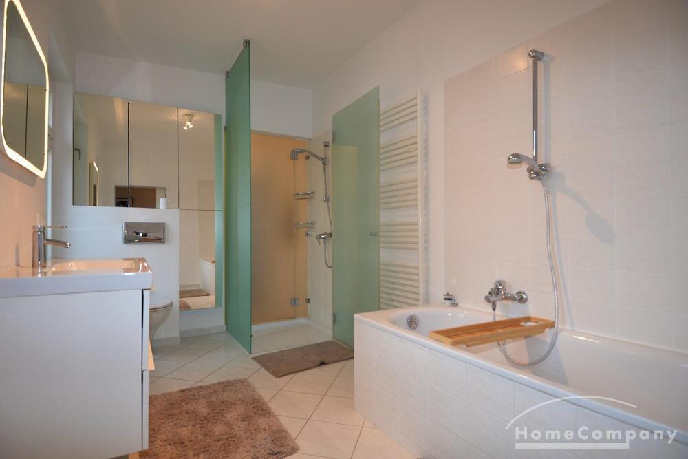 Riesige 4-Zimmer-Wohnung in Mitte, möbliert - Photo 1