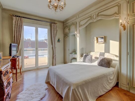 NICE CARRÉ D’OR: Top floor apartment of 84 m², sea view