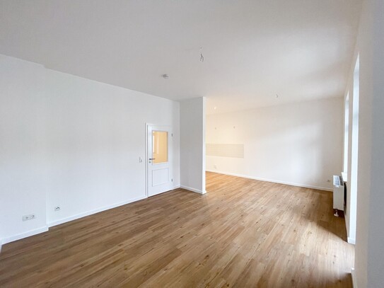 Erstbezug nach Sanierung - 2-Z. Wohnung mit Balkon in Gründerzeitobjekt