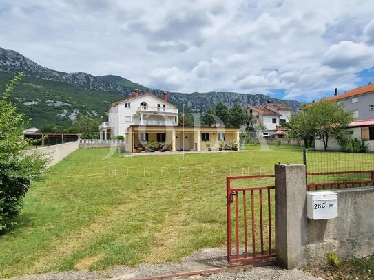 Tribalj, schönes Haus mit großem Garten