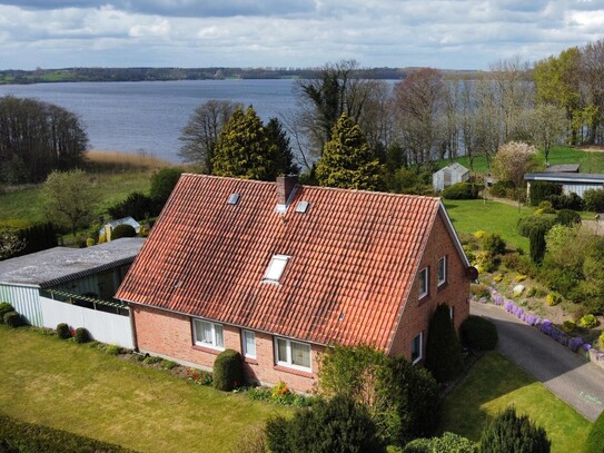 Stadtnahes Einfamilienhaus mit beeindruckendem Noorblick in ländlicher Umgebung