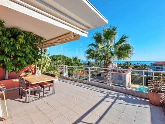 ANTIBES: Turnkey 3-Bedroom Apartment with 50 m² Terrace, Sea View, Pool in Exclusive Residence