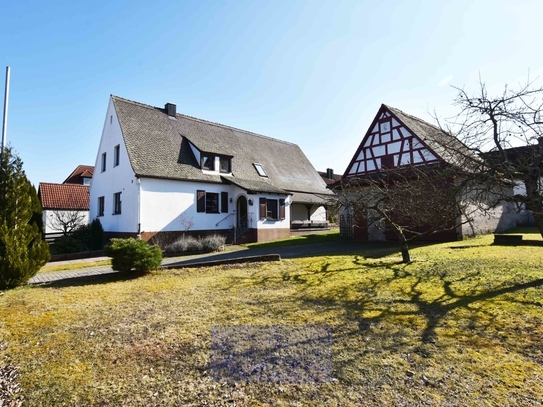 HEROLDSBACH - CHARMANTES HAUS MIT GARTEN UND HISTORISCHER SCHEUNE AUF ÜBER 900 m² GRUNDSTÜCK