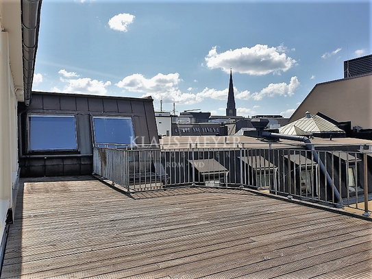 Denkmalschutz, helles Büro, Binnenalster vor der Tür, Dachterrasse, provisionsfrei