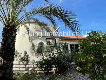 Villa Bella mit Einliegerwohnung und privatem Pool und Wintergarten