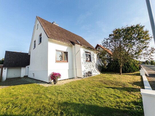 Hochwertig saniertes Traumhaus mit großem Garten und Doppelgarage