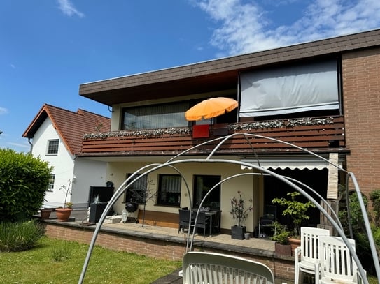 RÖSRATH, freist. 1-2 Fam.Haus, 7 Zi. ca. 220 m² WNfl. ca. 866 m² Grst., Terrasse, Balkon, 3 Garagen