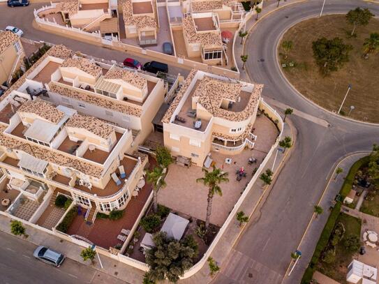 Villa in Torrevieja with 6