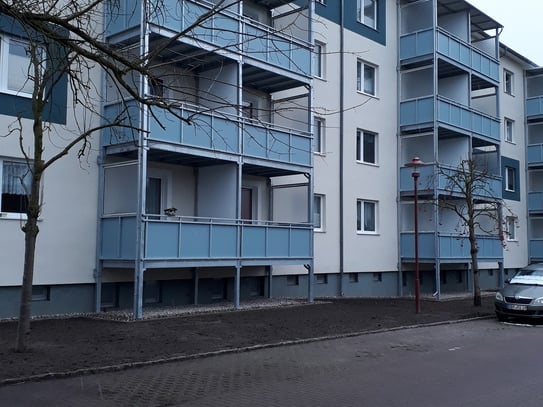 3-Raumwohnung mit Balkon in der Straße der DSF zu vermieten