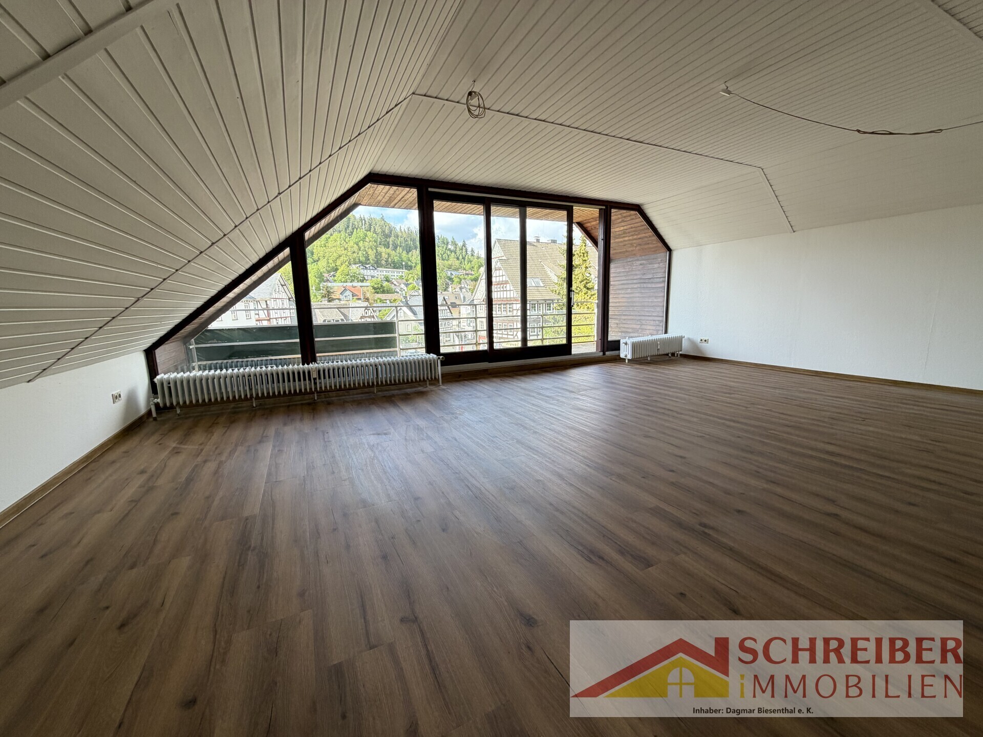                                                               Kernsanierte, gro&szlig;e Wohnung mit Loggia und Balkon im Zentrum von Bad Laasphe zu&hellip;                                                       in Breidenbach (Marburg-Biedenkopf)