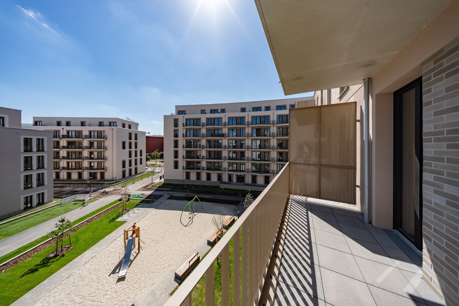 Neubauwohnung an der Waterkant mit Balkon und 2 Bädern / WBS 220 - Photo 1