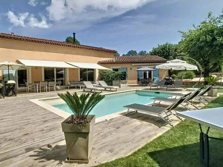 Luxueuse propriété de 320 m², environnement calme, proche de Sophia Antipolis à Valbonne