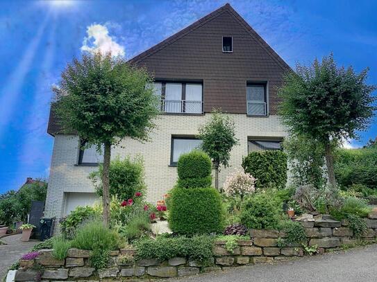 Charmante Wohnung mit Weitblick, Garten und Ausbaureserve