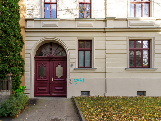 Charmante 2 Zi. Wohnung mit Wannenbad in toller Lage von Stadtfeld-Ost