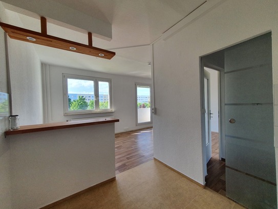 3 Zimmer mit Balkon