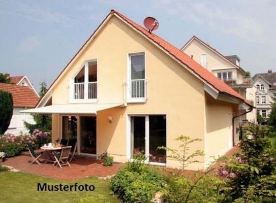 2-Familienhaus mit Terrasse und Garten