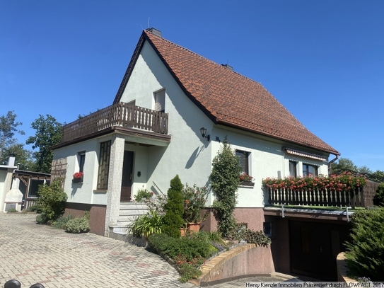 Behagliches & geräumiges Einfamilienhaus in sehr guter Wohnlage von Bernsdorf