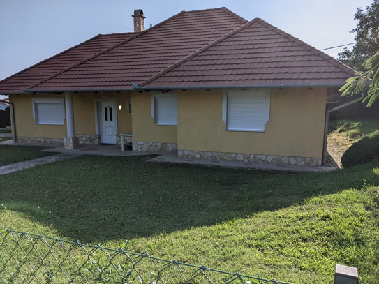 IHR UNGARN EXPERTE Verkauft ein wunderschönes Einfamilienhaus in Cserszegtomaj